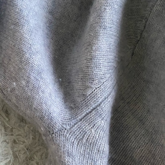 Aritzia Essential Cashmere Relaxed Boatneck Sweater - Picture 10 of 11